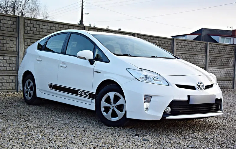 toyota opolskie Toyota Prius cena 49000 przebieg: 125999, rok produkcji 2014 z Łódź